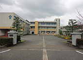 中部小学校